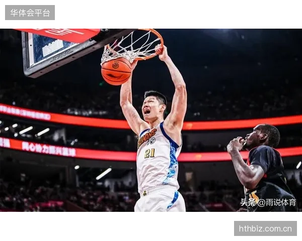 胡金秋凭借联盟顶级的个人效率值入选最佳一阵，其高效的终结能力是广厦常规赛战绩的保证。